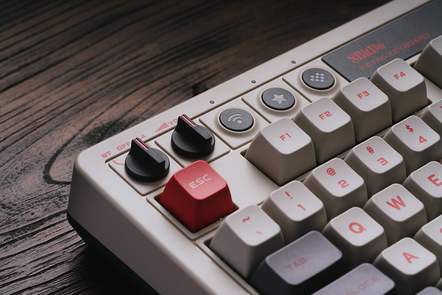 لوحة مفاتيح ميكانيكية 8Bitdo R - مراجعة Gaming Keyboard Type C وسعره